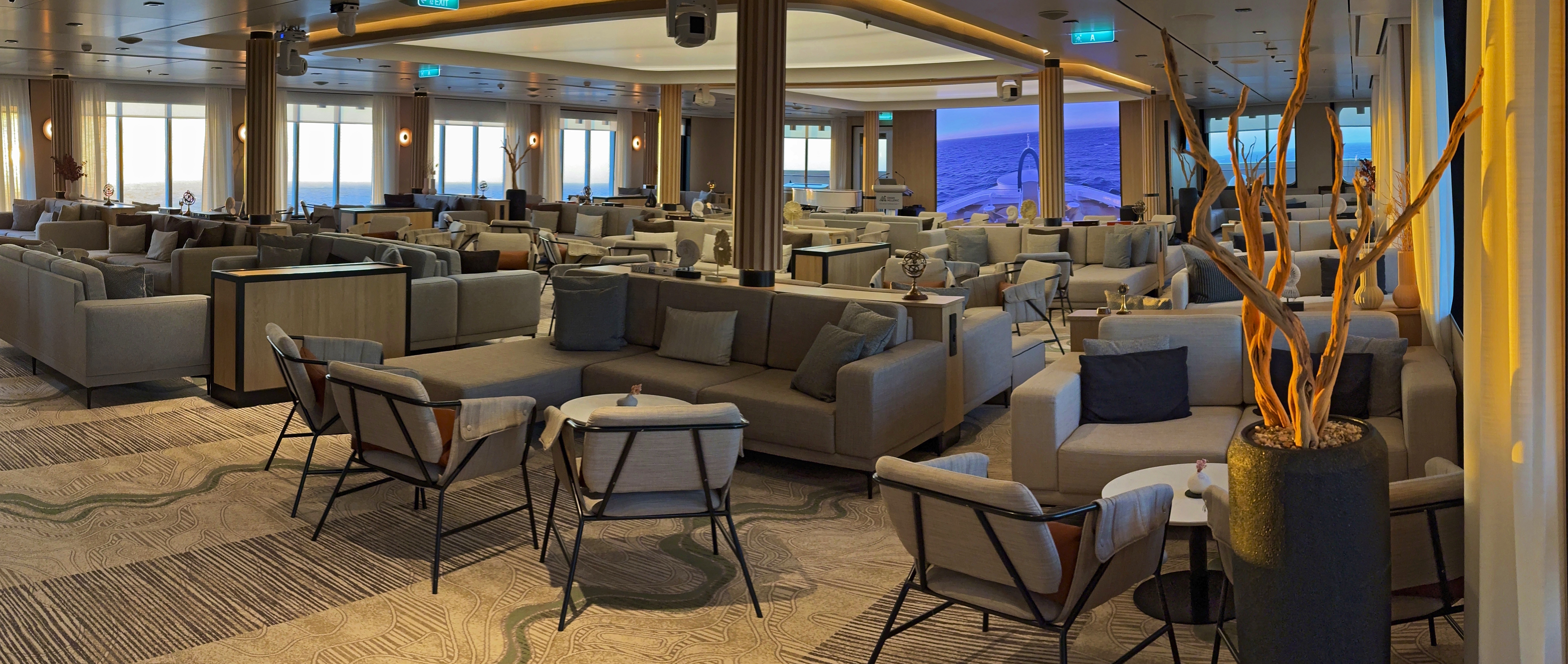 The Observation Lounge on SH Diana
